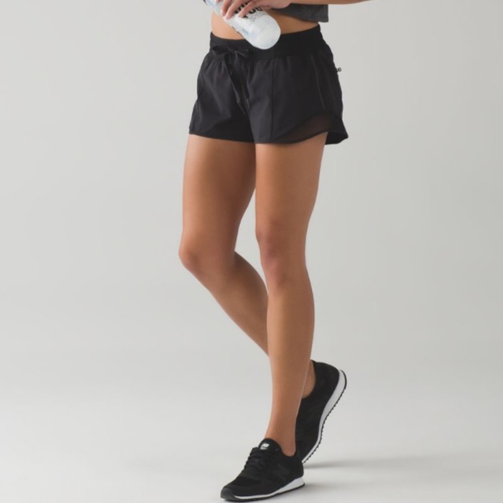 Lululemon Hotty Hot‎ Short 2.5" in black